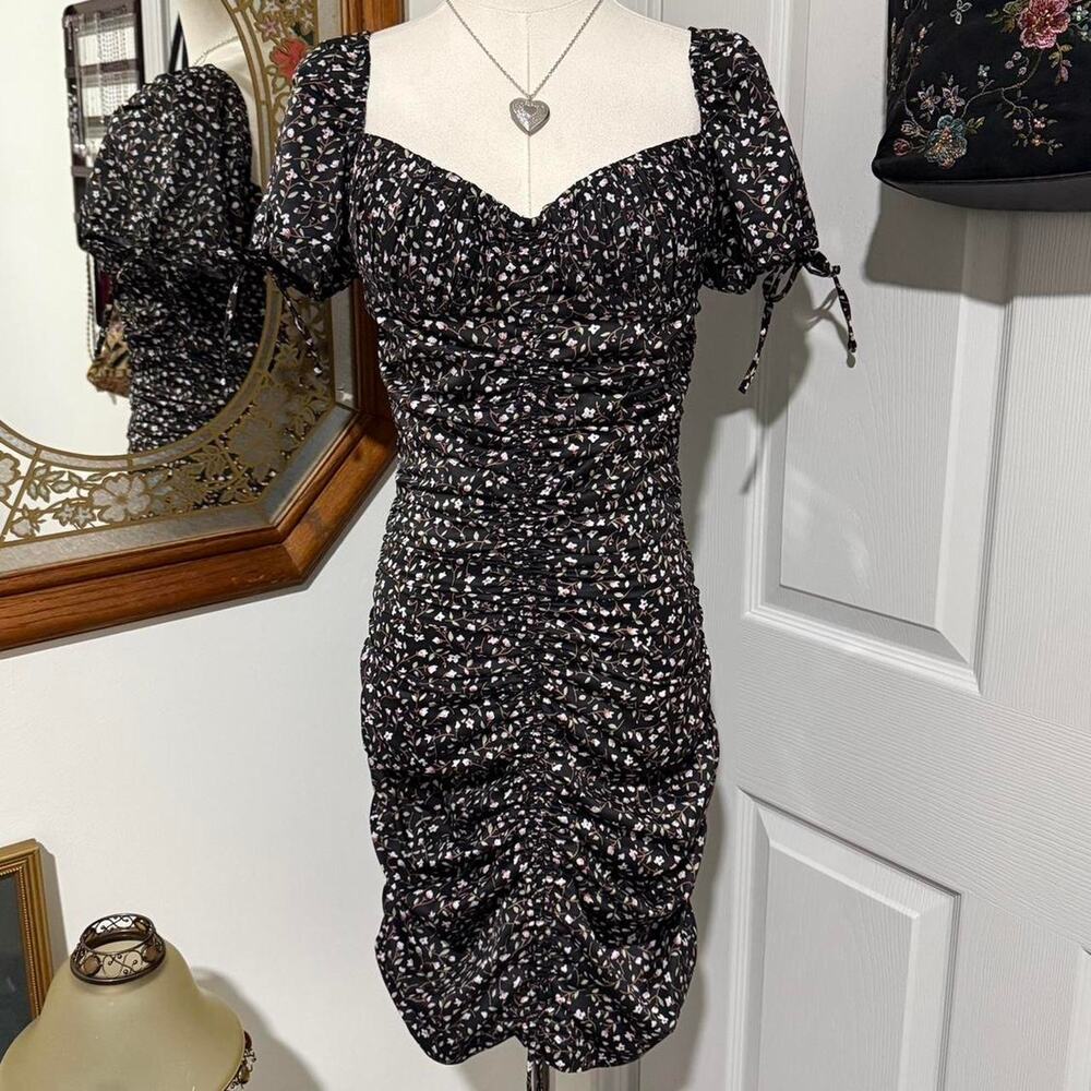 NWT White Fox Black, Green & Pink Floral Ruched Sweetheart Neckline Mini Dress S